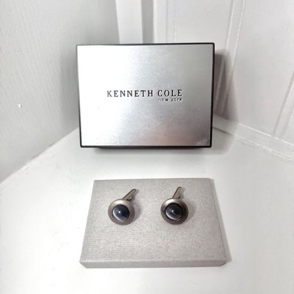 Kenneth Cole Cuff Links - Picture 2 of 4